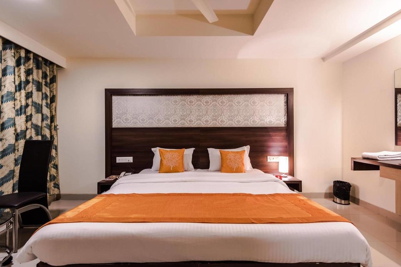 Hotel Veer Residency Panvel Exterior foto
