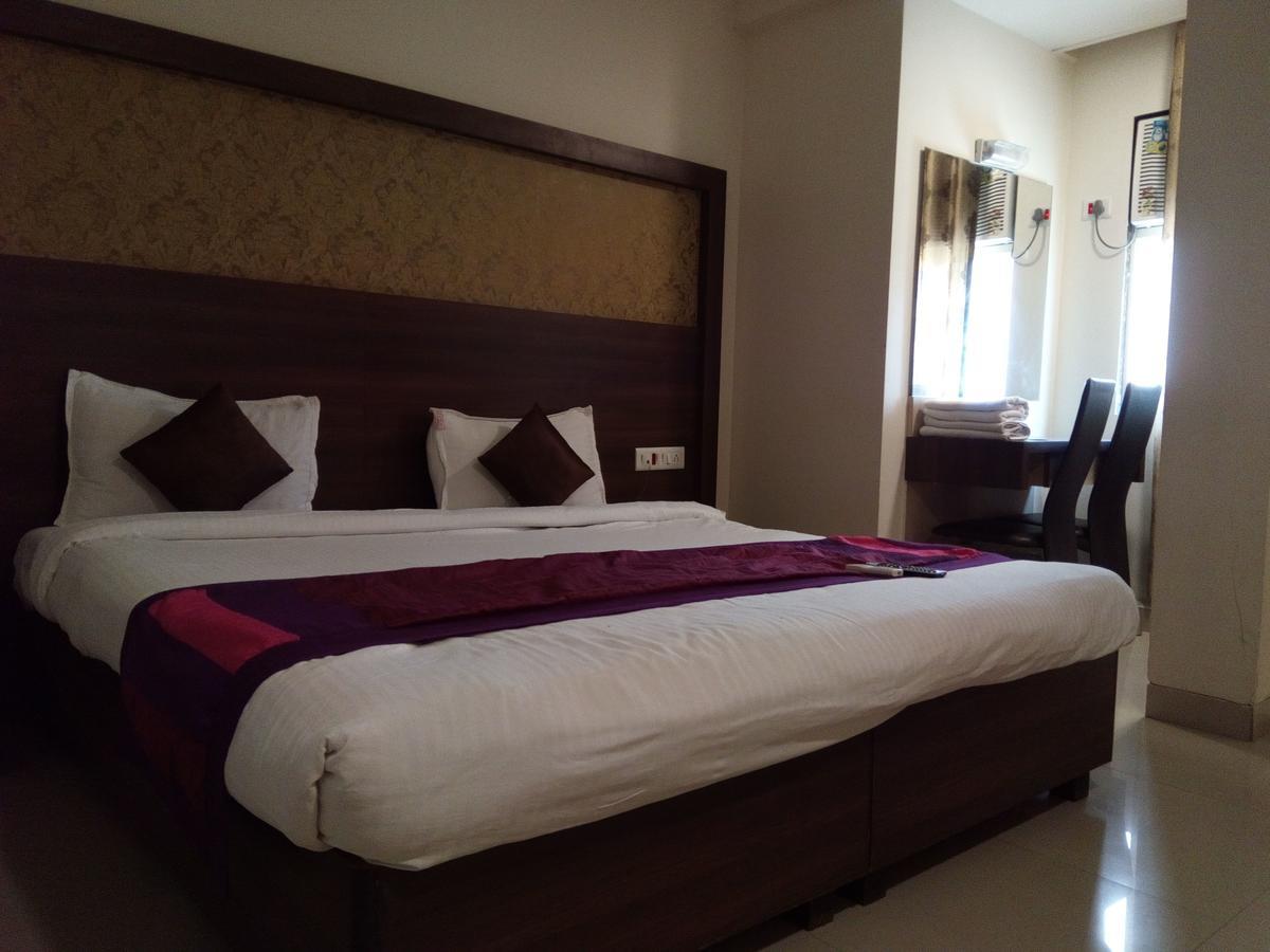 Hotel Veer Residency Panvel Exterior foto